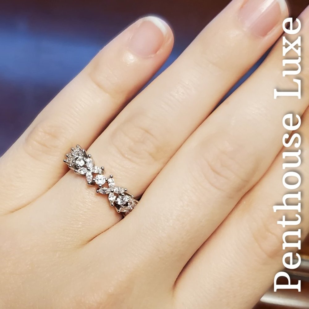 FINAL RESTOCK!! Tiny Flower Paved Ring - Picture 6 of 7